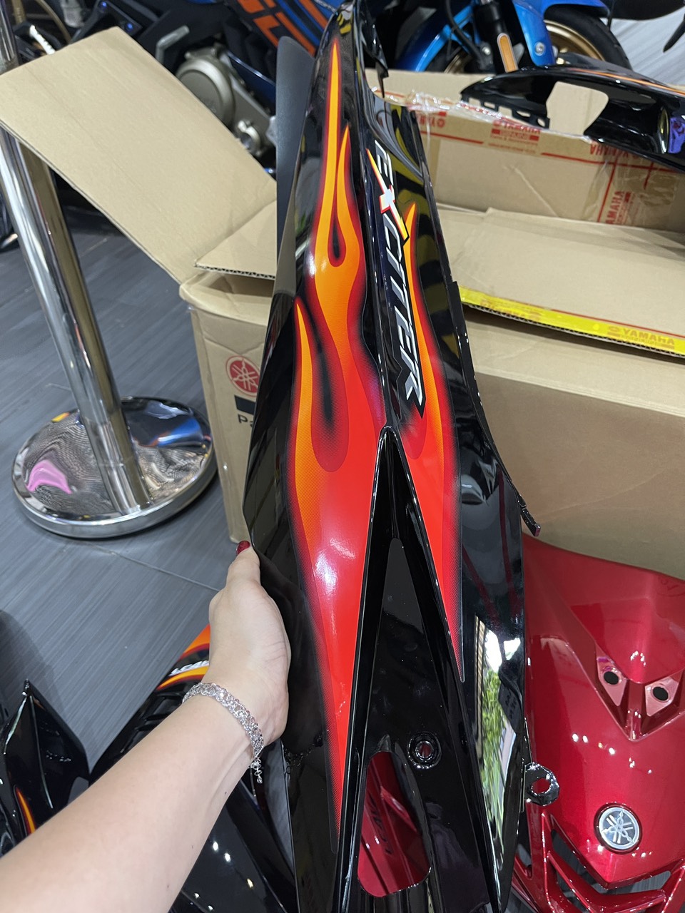 Dàn áo Exciter 2009 tem lửa đỏ đen full 17 món