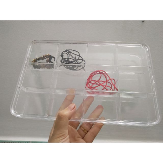 Hộp mica 12 ngăn có nắp đựng đồ trong suốt
