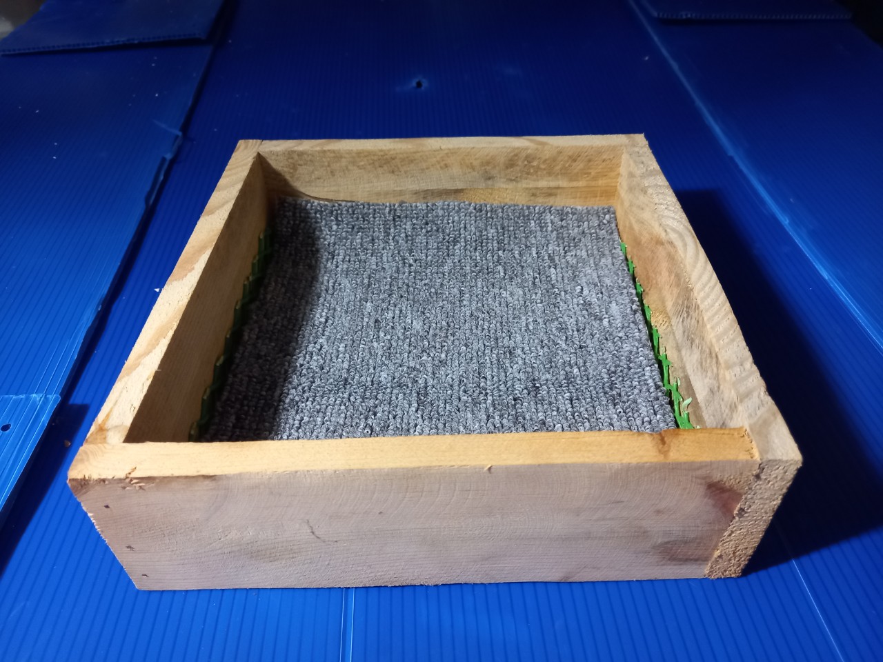 Ổ Đẻ Cho Chim Bồ Câu.