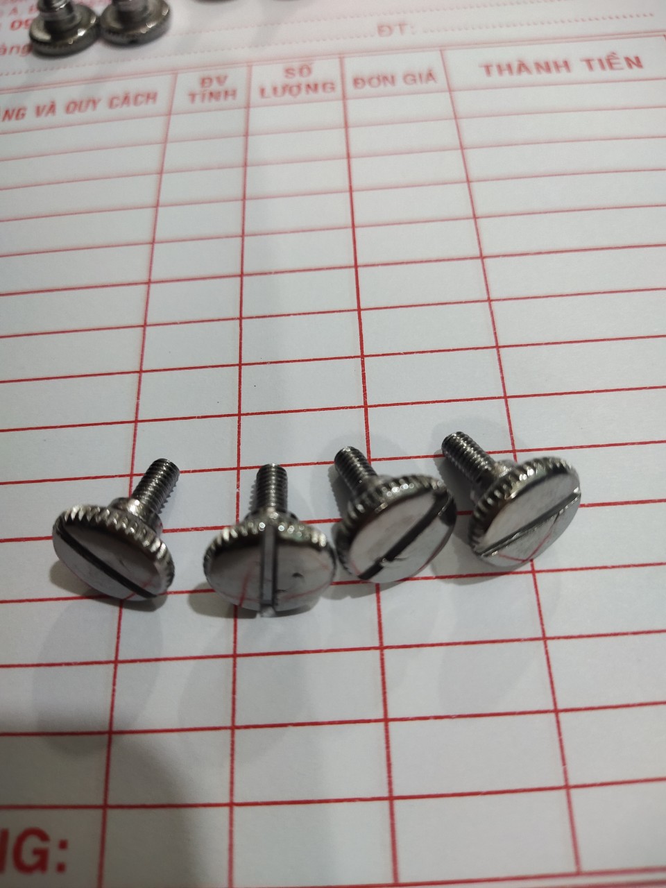 ốc lắp cữ máy khâu công nghiệp