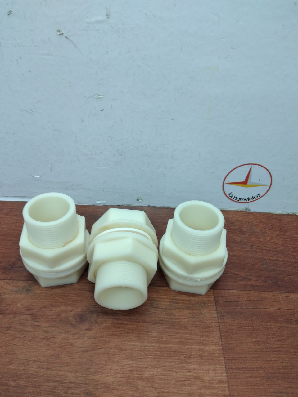Ốc siết bồn nước  phi 42 (1 bộ)