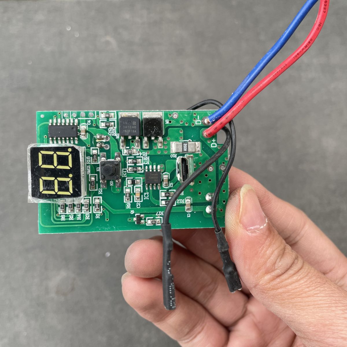 Mạch sạc pin 1s 3.7v bằng cổng microusb 5v