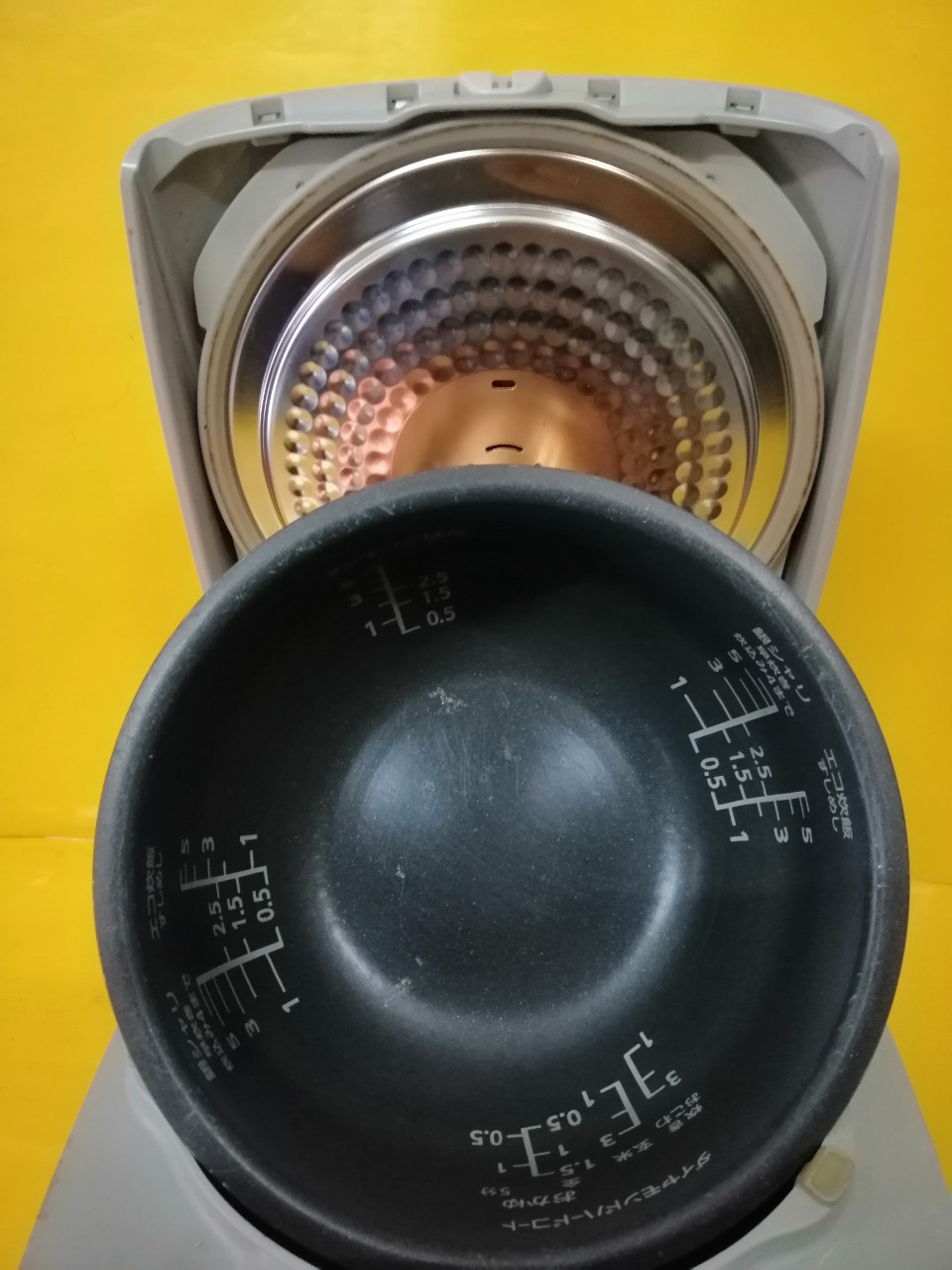 Nồi cơm nội địa Nhật Panasonic SR-HVE1000 (1.0L)