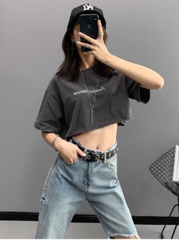 Áo thun croptop form rộng