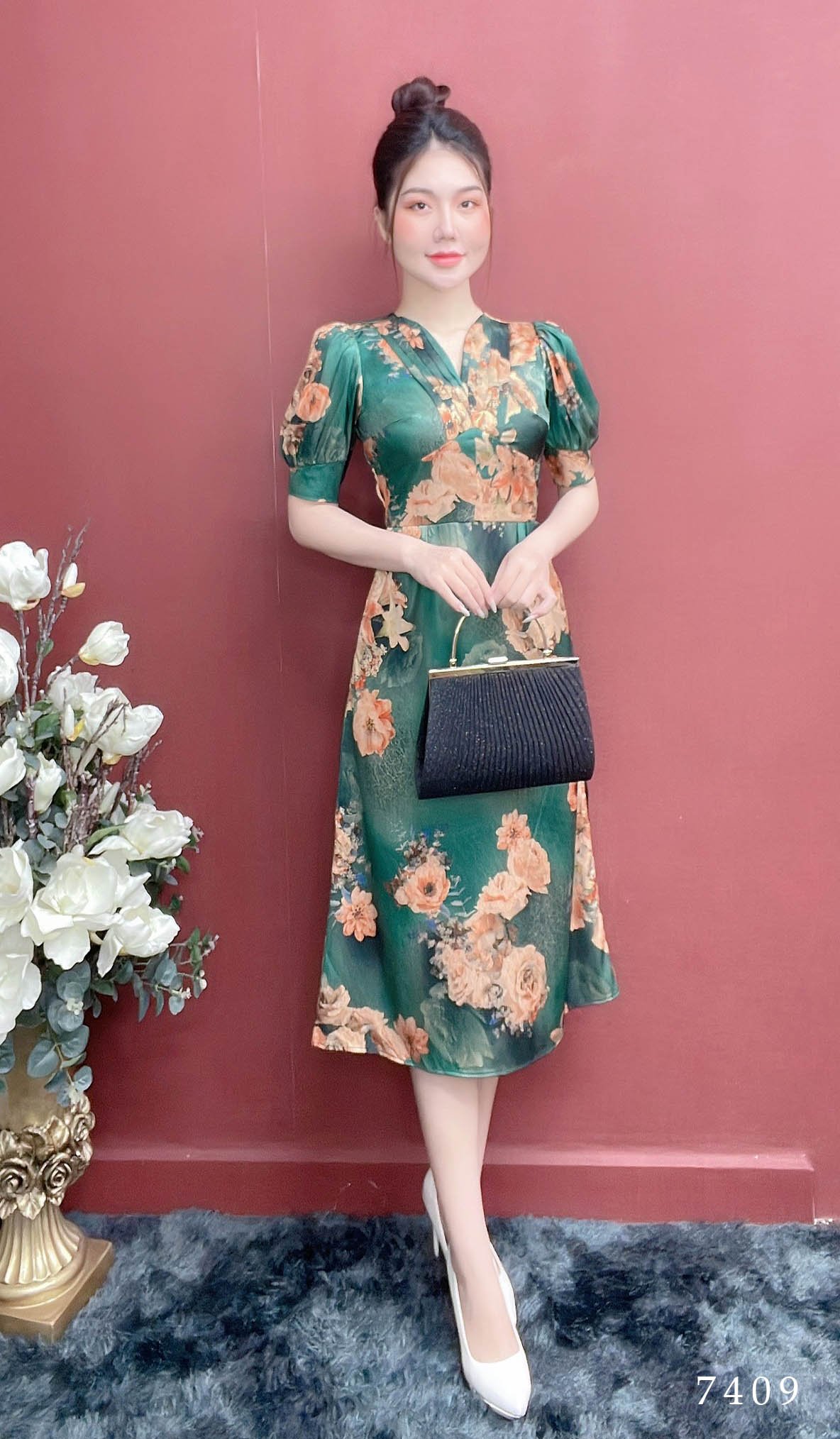 Đầm EMY EM7409 Xoè Hoa Xanh