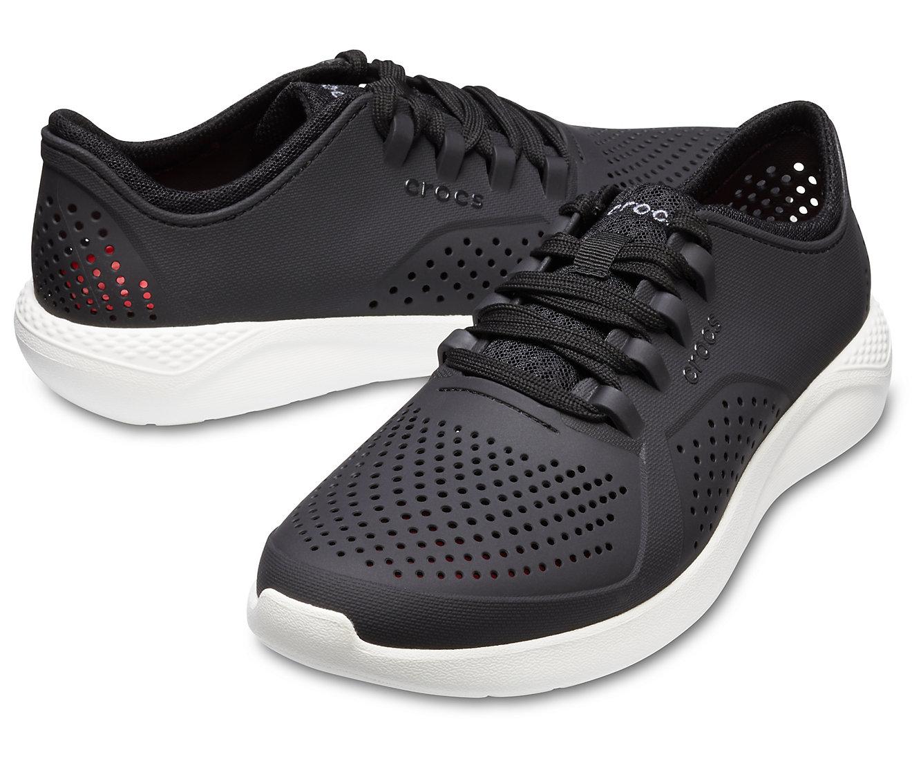 Giày nhựa buộc dây Crocs. Literide Pacer (Màu đen)