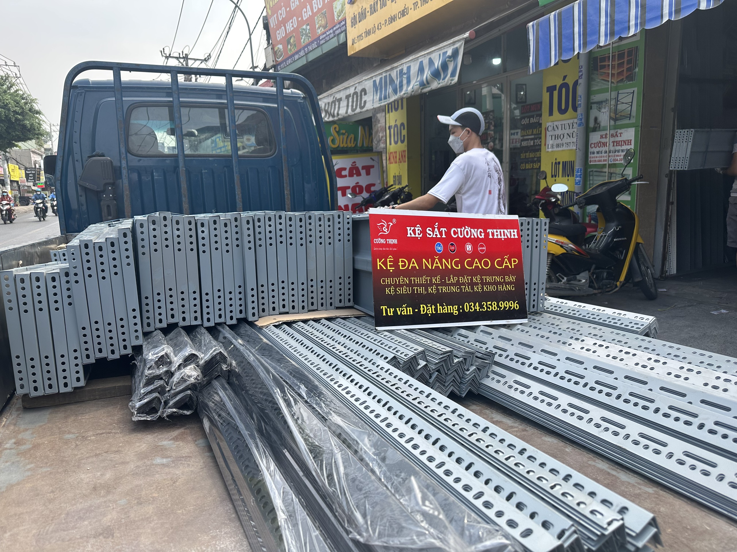 SẮT V LỖ ( V3 dài 1m, dày 1,6mm ) - Lắp ráp kệ sắt đa năng, Sắt V lỗ, Làm Kệ sắt