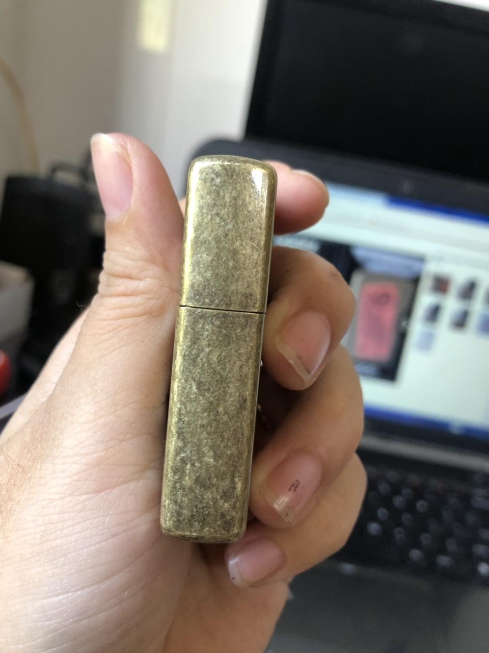 Bật lửa Zippo Marboro giả cổ -Màu Vàng Ruột Vàng
