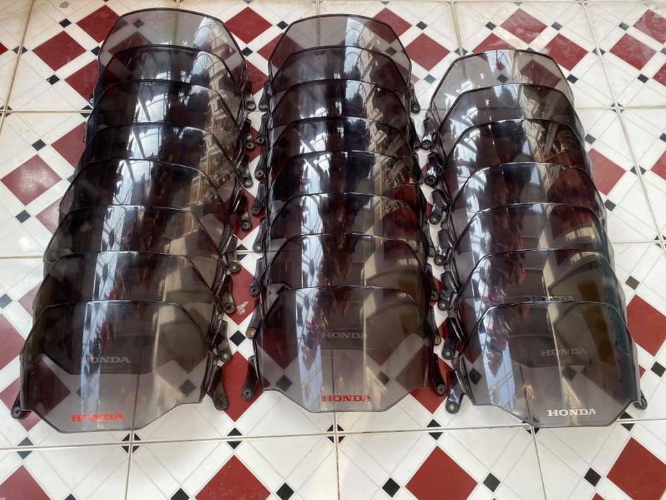 [HCM]Kính chắn gió xe Sh Ý