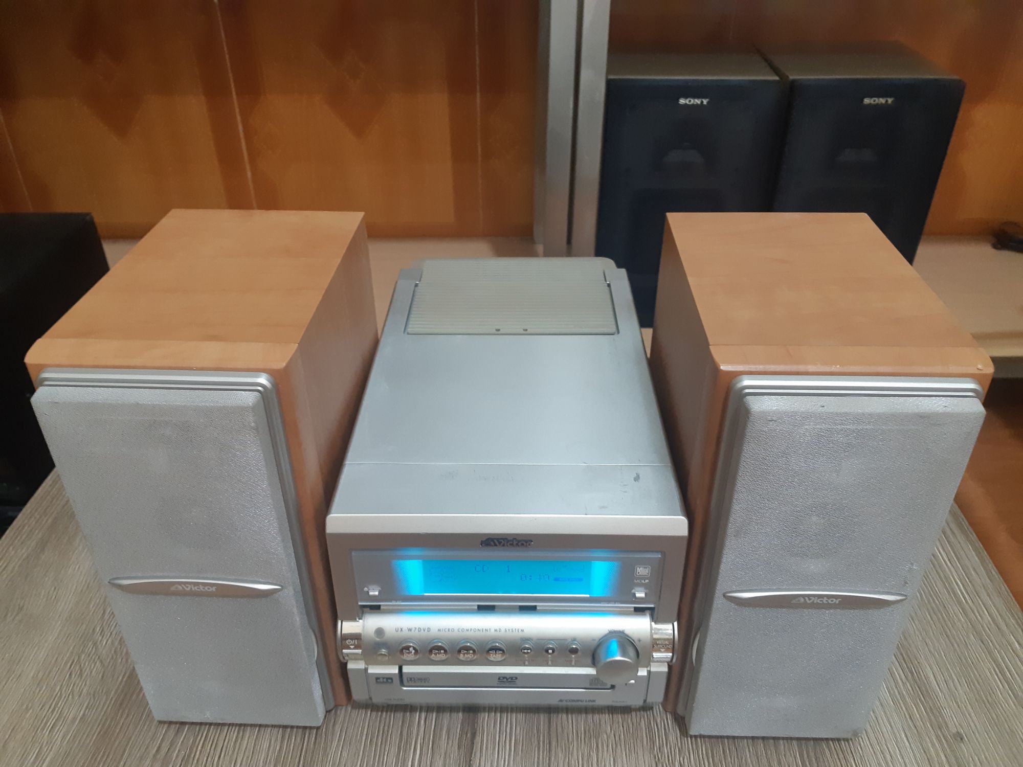 Dàn mini Victor CA-UXW7DVD-M quá chất