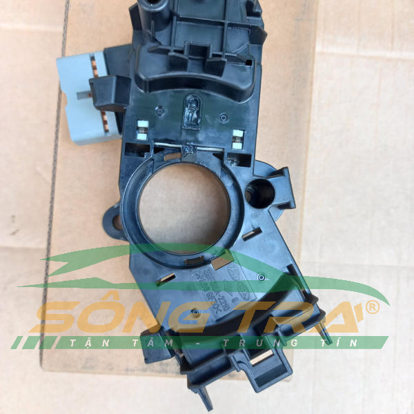 CÔNG TẮC PHA CỐT HYUNDAI PORTER 2, KIA BONGO 3