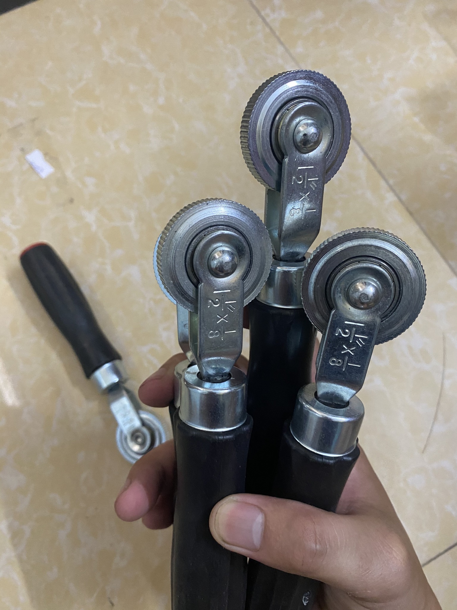 Con Lăn Miếng Vá Lốp Ô Tô-Xe Máy-Xe Điện