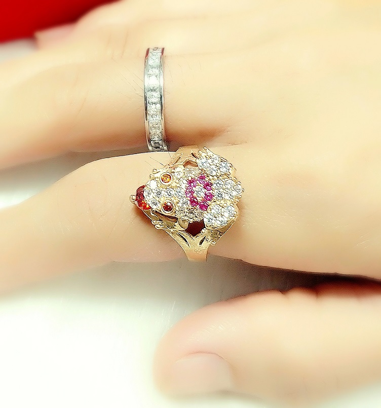 (Have symbols + does not fade color) ring toad feng shui Golden tungsten-taking extra long comfortable wash not fade color