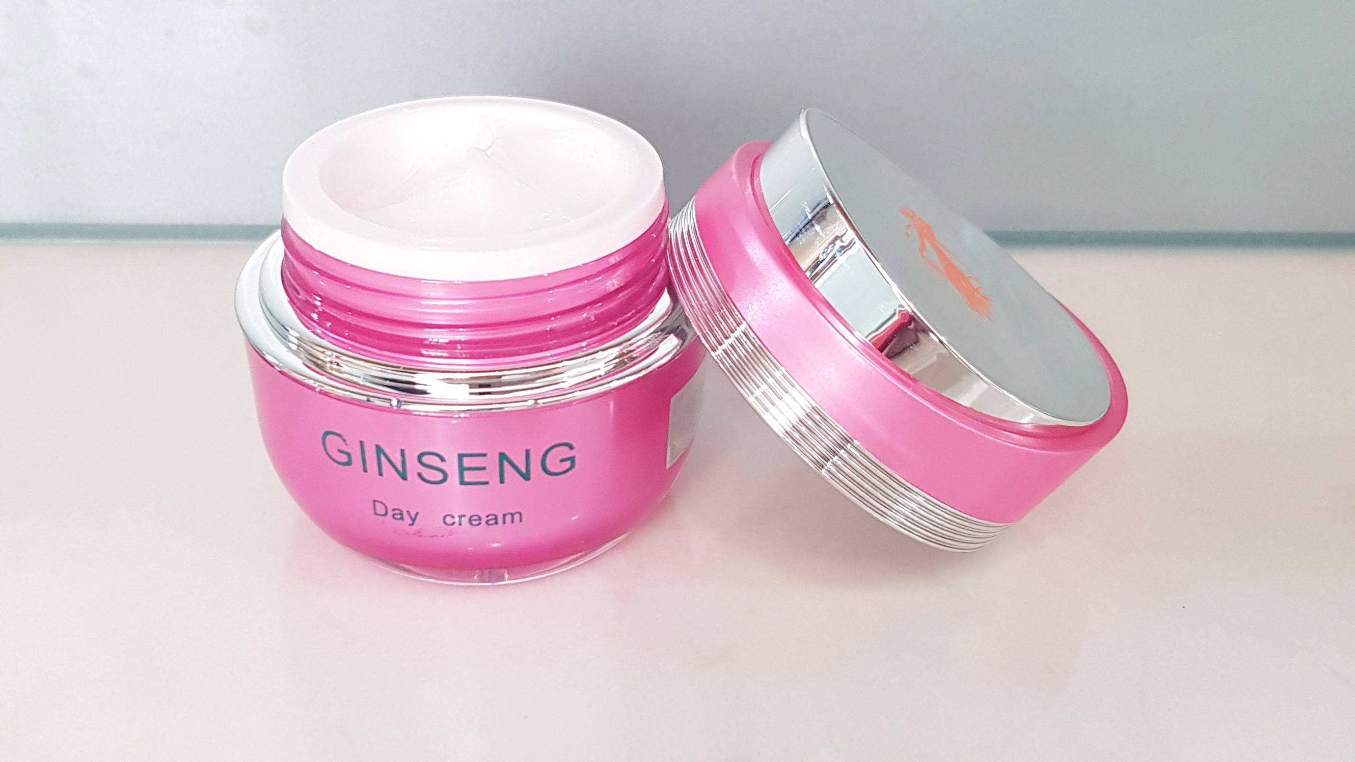 Kem trắng da ginseng, Kem dưỡng trắng da Ban ngày Day Cream, mỹ phẩm ginseng - Kem ngày Ginseng