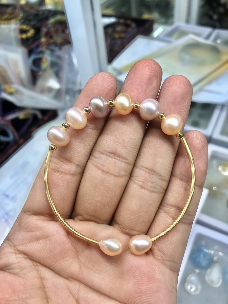 Vòng đeo tay, lắc tay từ ngọc trai nuôi cho nữ