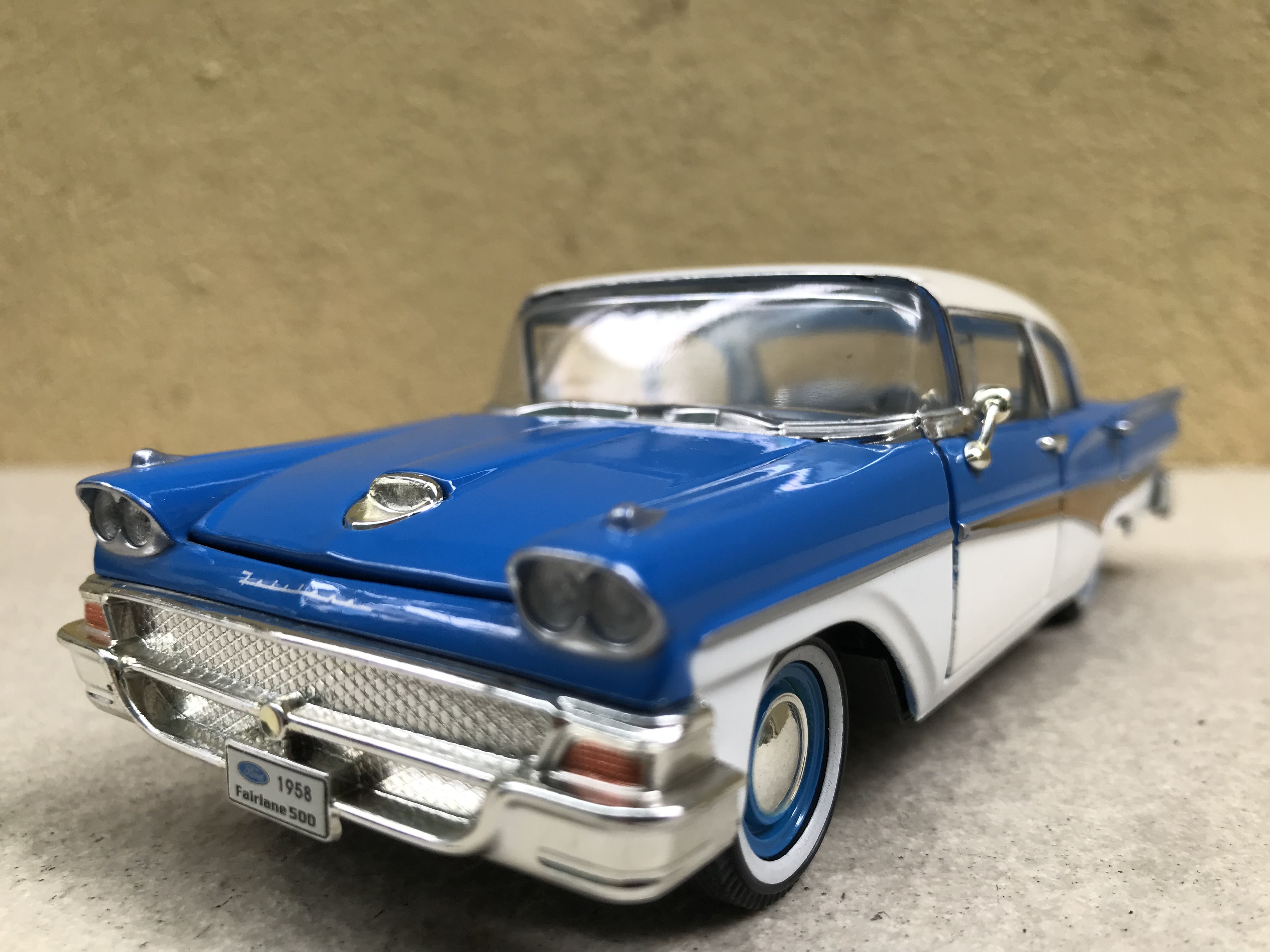 Mô hình xe cổ CADILLAC Eldorado 1959 - 1:32