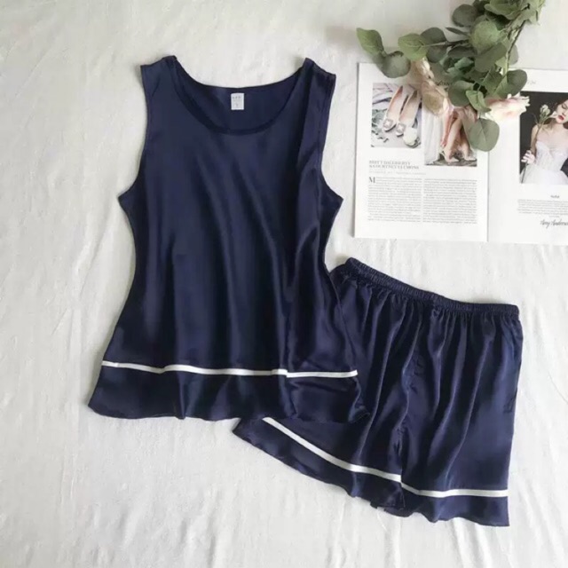 Bộ ngủ lụa quần đùi áo sát nách chất đẹp M/L/Xl Ct095