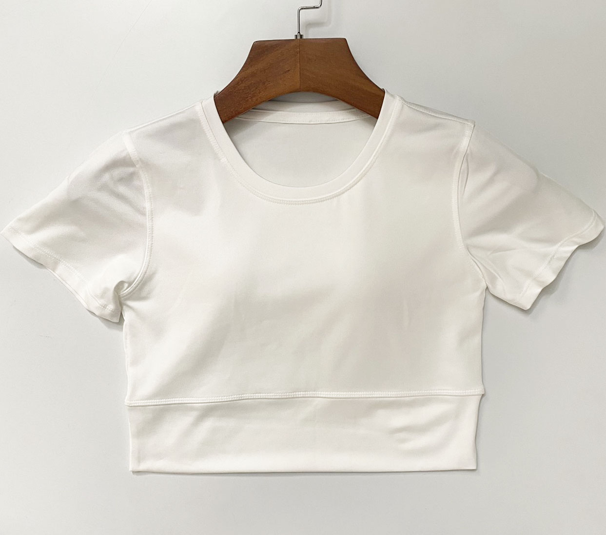Áo Thun Nữ Tập Thể Thao - Áo Thun Croptop Kiểu Ôm Body Chất Thun Lạnh Co Dãn 4 Chiều Thoáng Mát