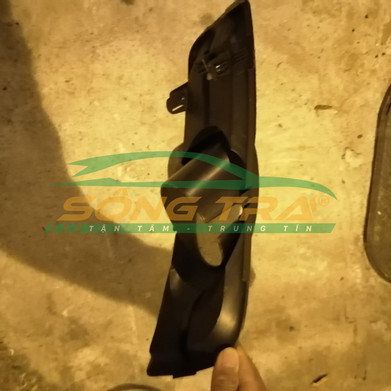 ỐP ĐÈN GẦM CHEVROLET CRUZE