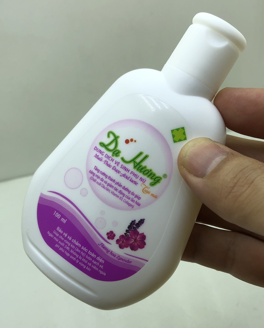 Dung dịch vệ sinh phụ nữ Dạ Hương 100ml