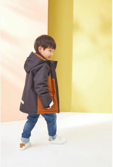 Em áo khoác xịn xò, đắt đỏ  nhà HM