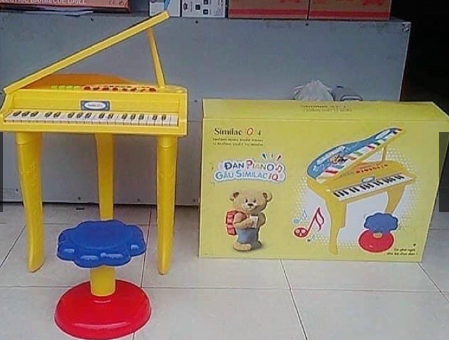 Bộ bàn Piano có ghế ngồi Similac cho bé