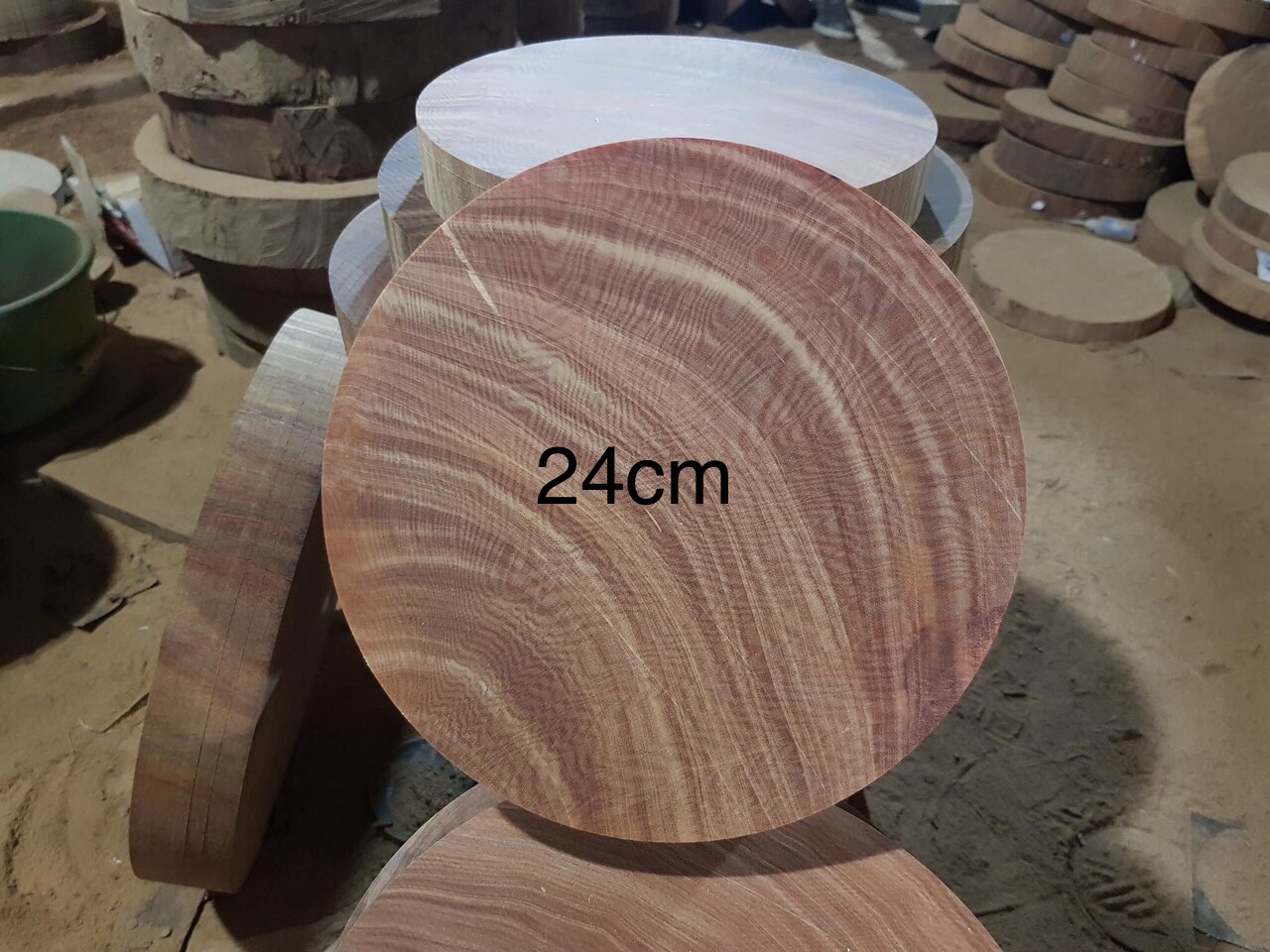 Thớt gỗ nghiến núi đá vùng tây chuẩn 100% đk 24x4cm