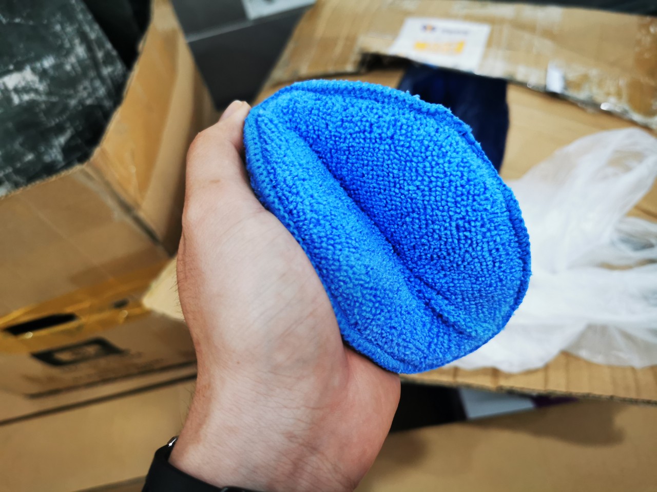 [HCM]Mút Bọt Biển Bọc Sợi Microfiber Có Quai Thoa Wax Chăm Sóc Xe