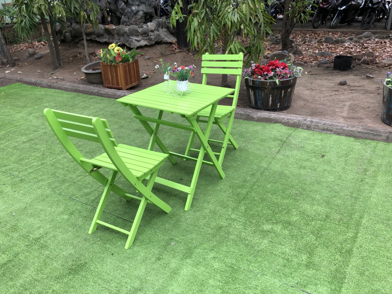 Coffee Set (1 table, 2 chairs)