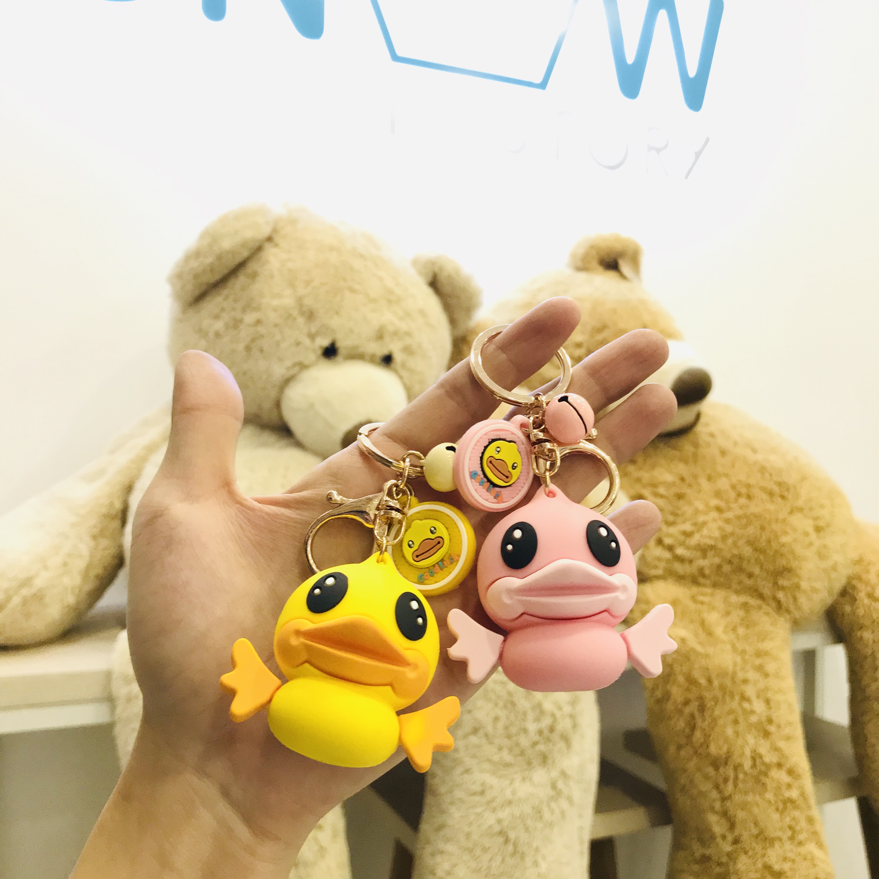 Móc khóa vịt môi tều xòe cánh