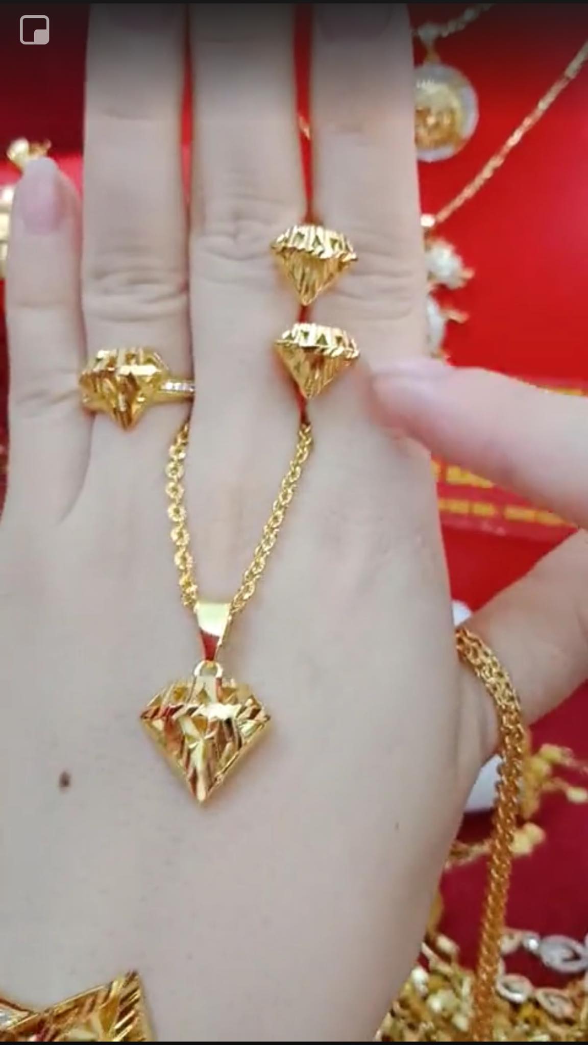 Bộ trang sức kim cương mã số 056