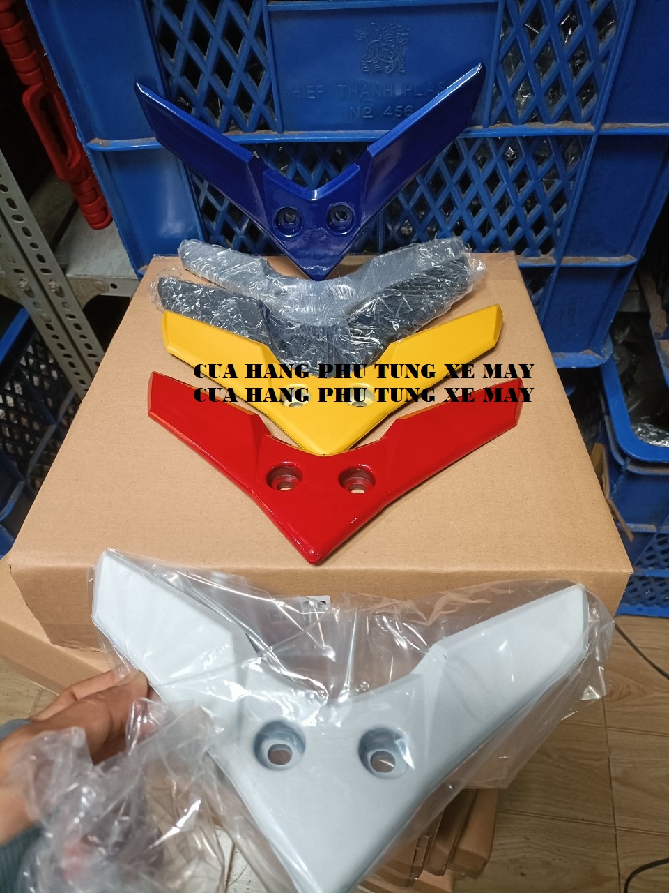 Ốp chữ V mặt nạ Exciter 2006 - 2010