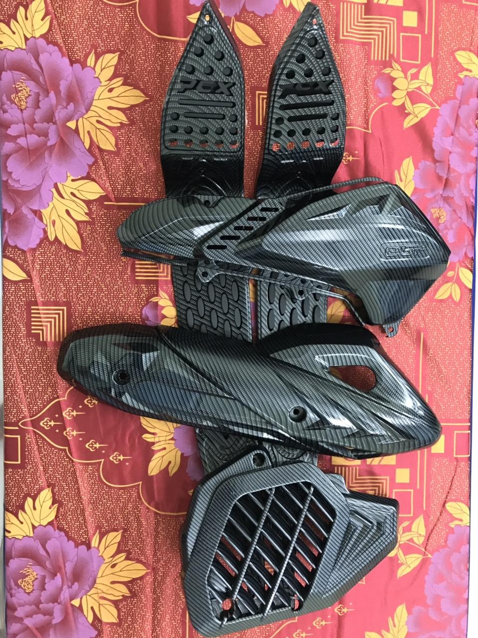 PCX (2018-2019) Bộ 4 món Pô E + Quạt gió, gác chân, ốp pô Cacbon cao cấp - SIÊU THỊ VIỆT