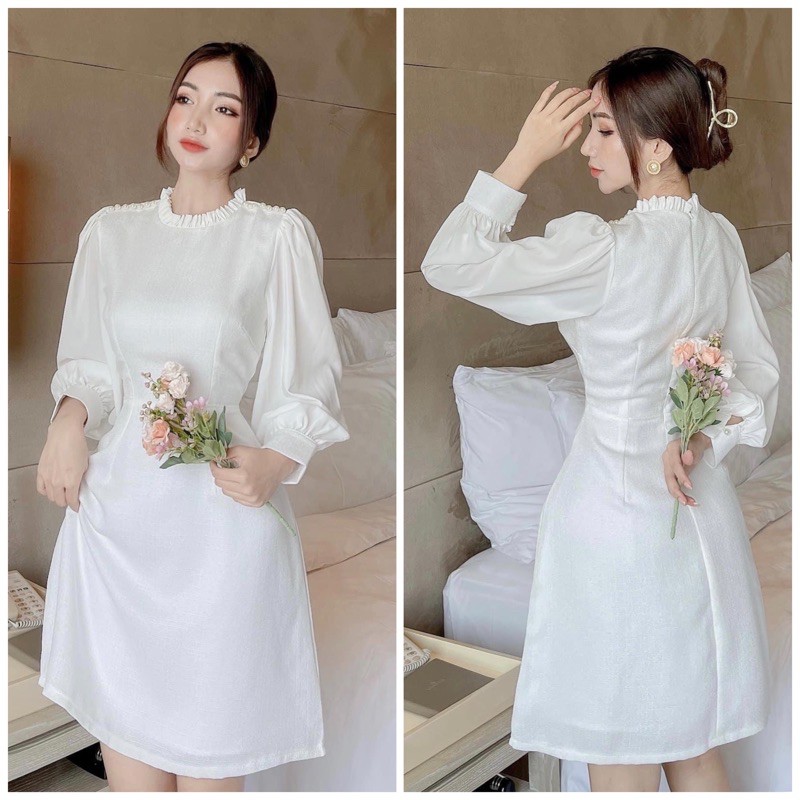 Đầm trắng cổ tròn tay dài
