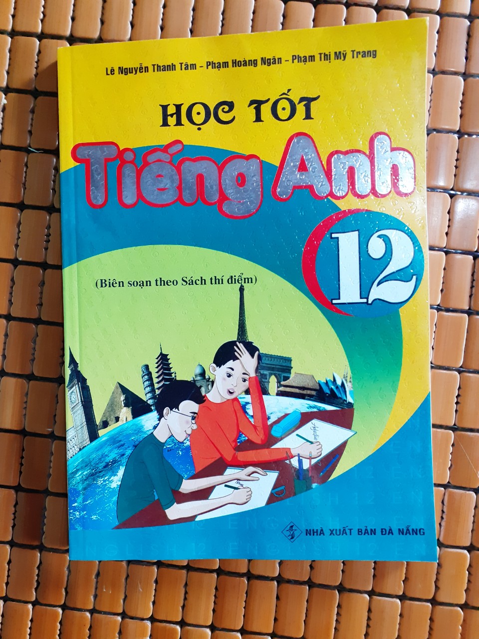 Học tốt tiếng anh 12 ( Chương trình thí điểm)