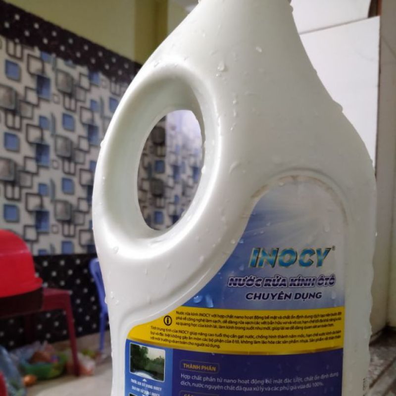 nước rửa kính ô tô