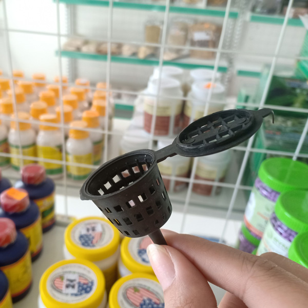 1 cái Rọ đựng phân tan chậm dùng cho Hoa lan cây cảnh