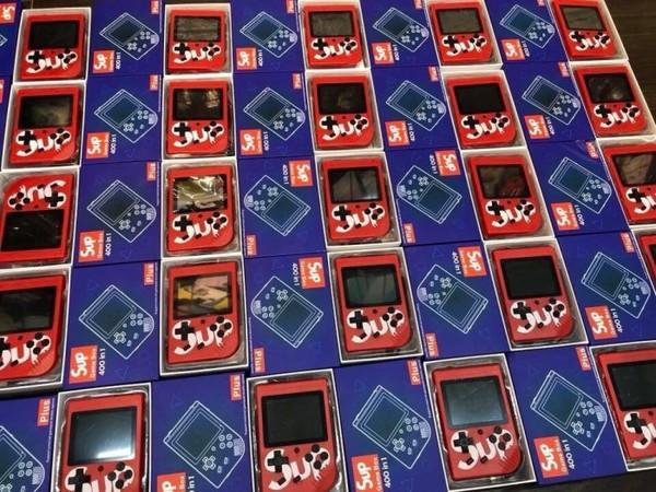 MÁY CHƠI GAME 4 NÚT CẦM TAY SUP GAME BOX 400 IN 1 PLUS