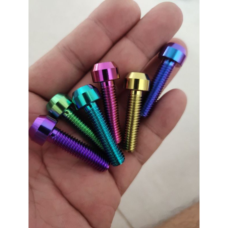 1 con Ốc Titan Gr5 8li30 đầu trụ
