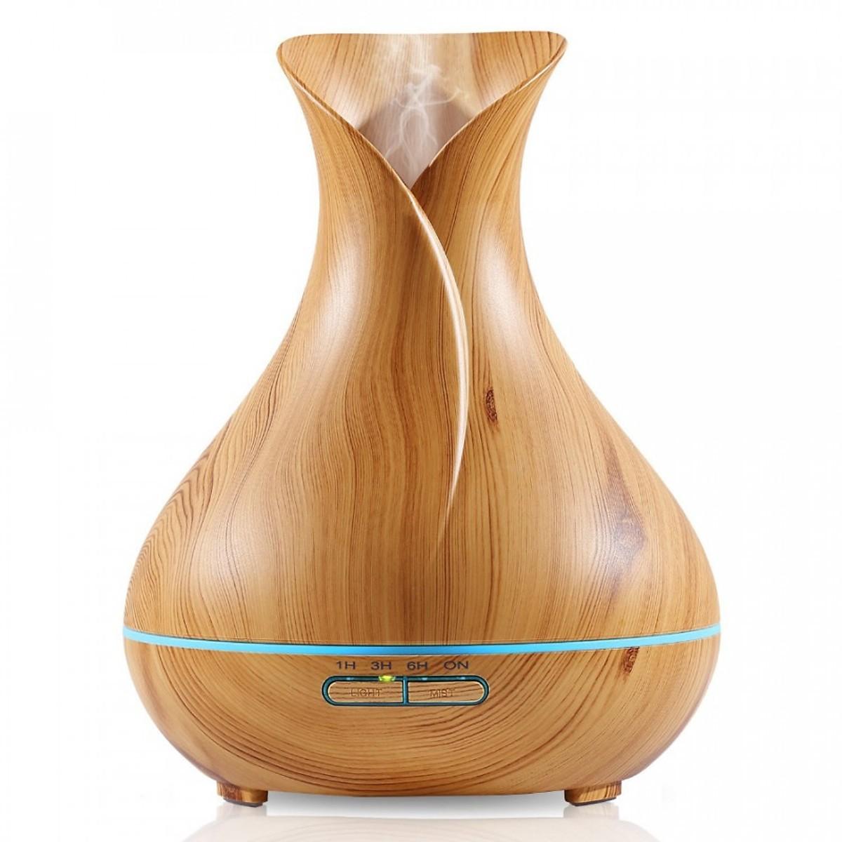 The diffuser diffused the ultrasonic mist to moisten the bright wooden tulips of 400ml