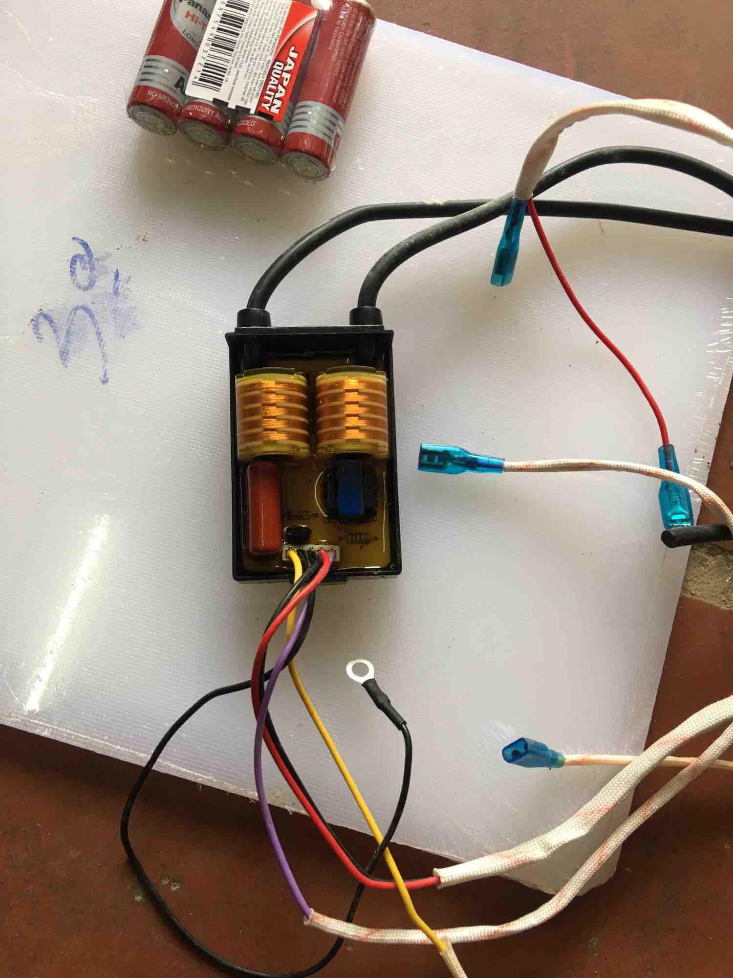 1 IC ĐÁNH ĐÁNH LỬA BẾP ÂM TẶNG PIN