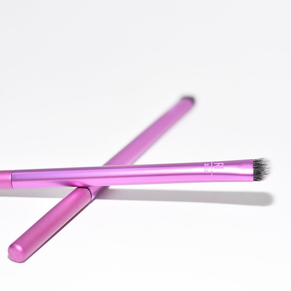 Cọ Viền Mí Mắt RT Real Techniques Smudge Brush RT 332