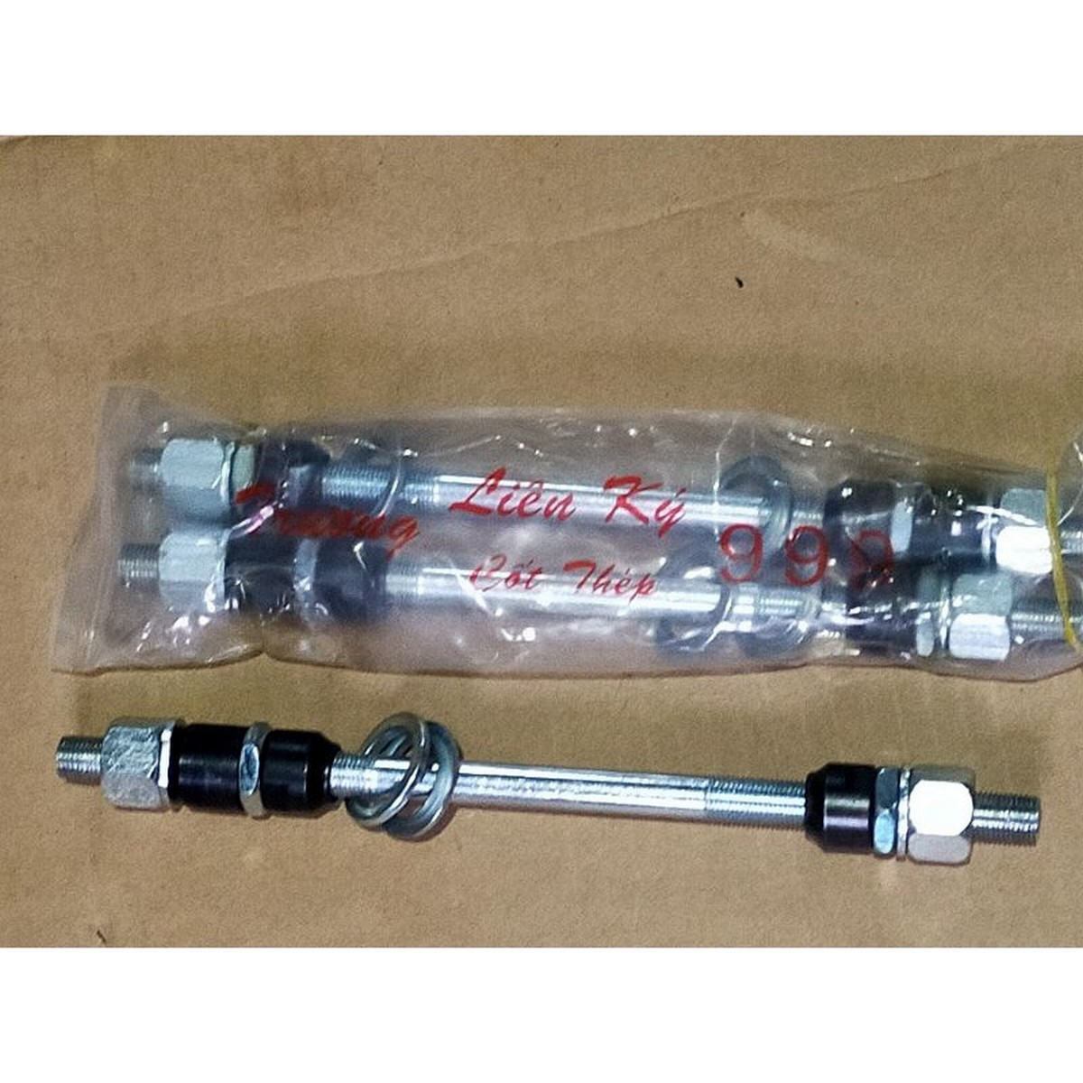 Trục, cốt sau xe đạp thể thao