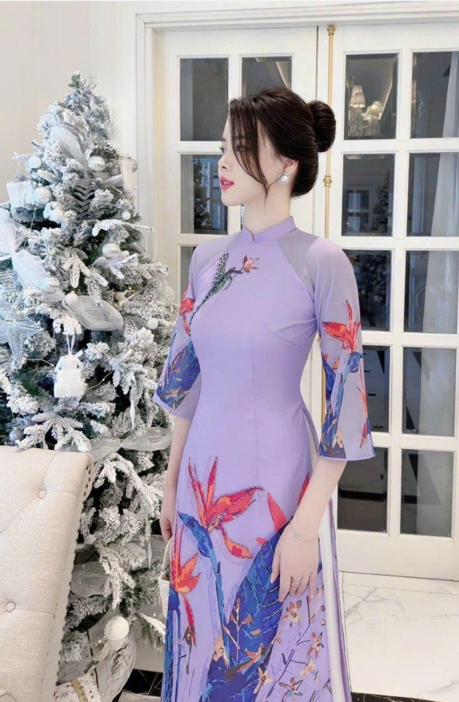 Áo dài cách tân nữ chất lụa đính kết hoa nổi - Áo Dài Lan Khuê