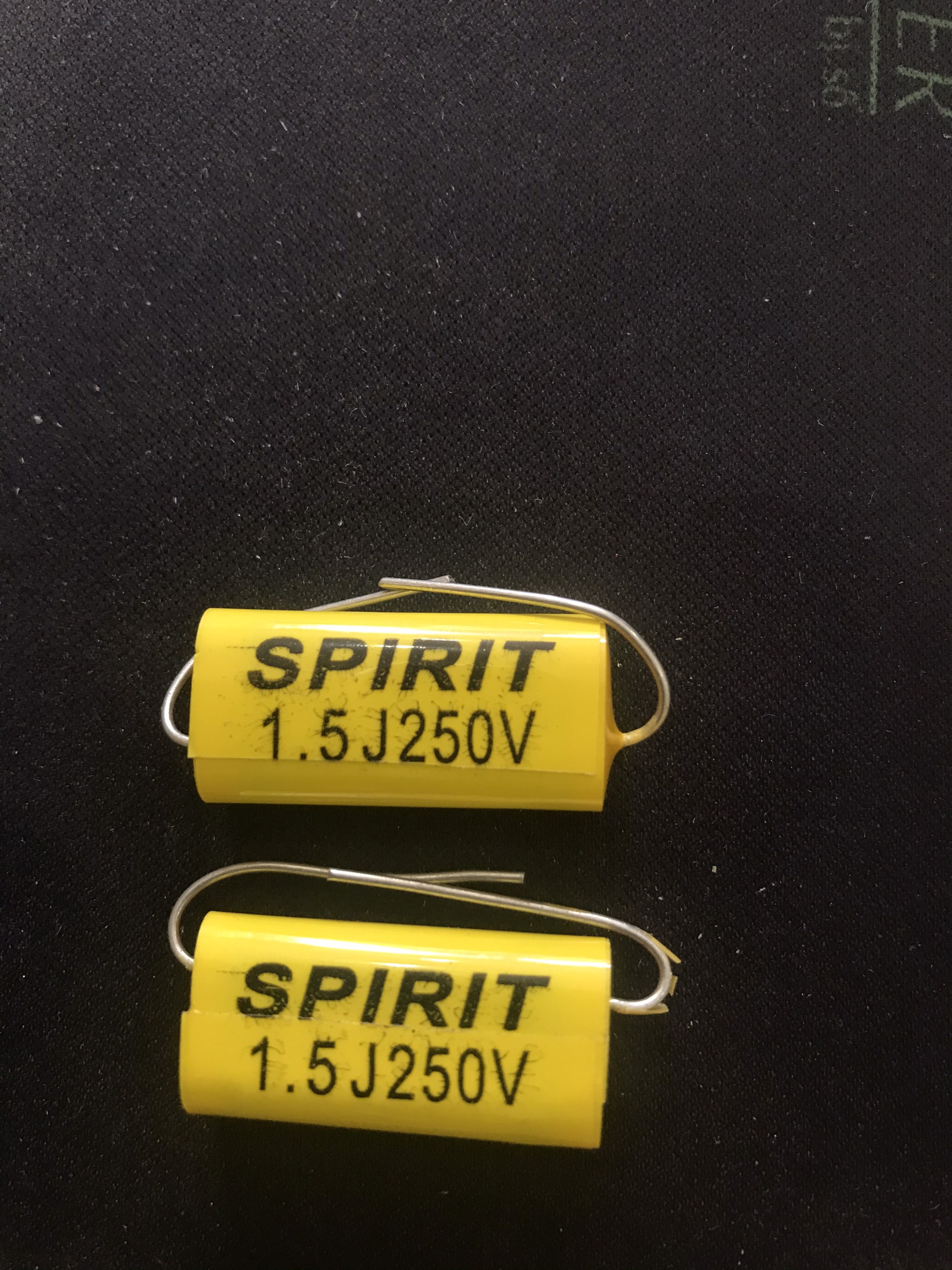 Linh kiện 8 con tụ phân tần 1.5uf 250v spirit
