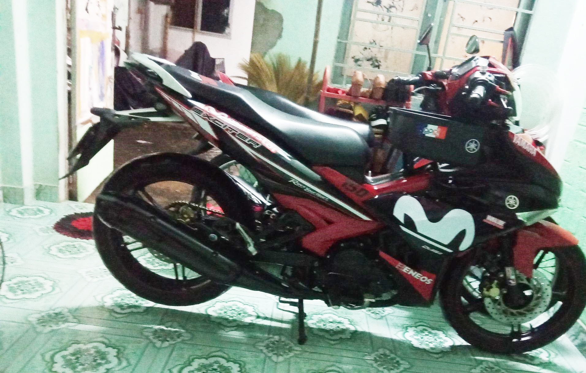 Tem exciter 150 đỏ đen movi