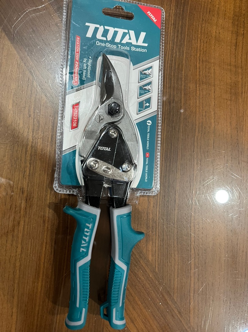 Kéo cắt tôn mũi cong phải 10" Total THT523106