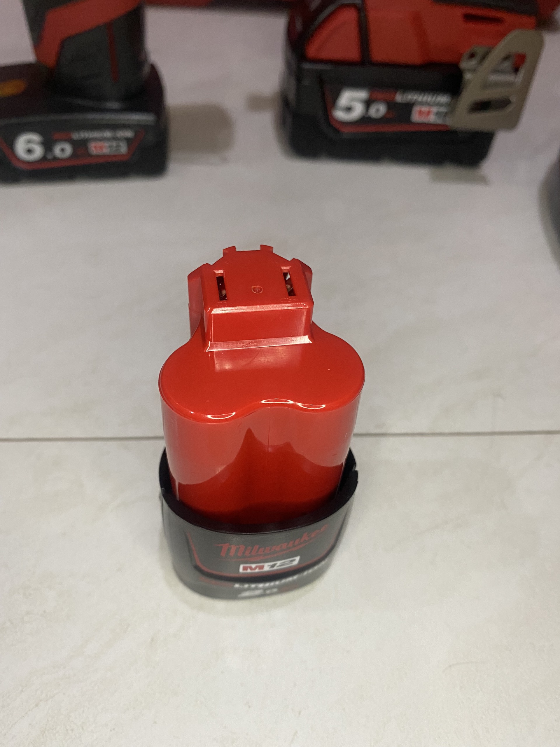 Pin Milwaukee 12V/2.0Ah REDLITHIUM-ION M12B2 (Pin Milwaukee 12V)