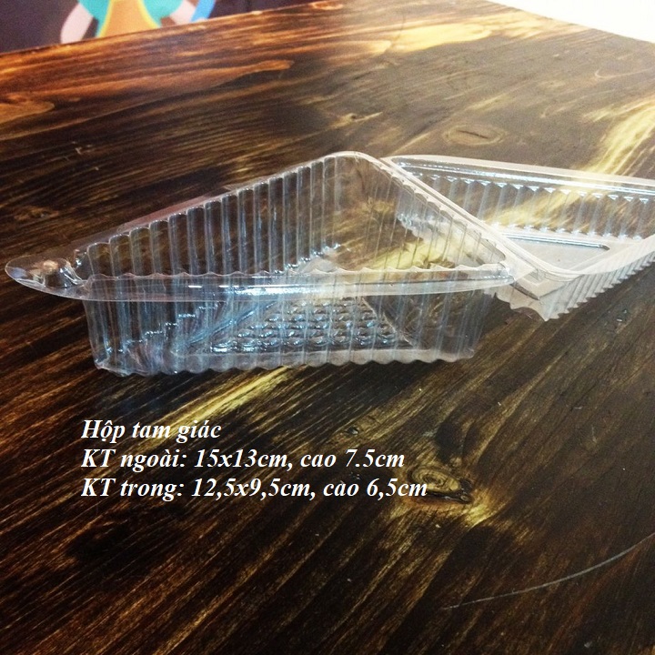 BỘ 50 HỘP NHỰA ĐỰNG BÁNH HÌNH TAM GIÁC NHỌN 12,5 CM X 9,5 CM CAO 6,5 CM