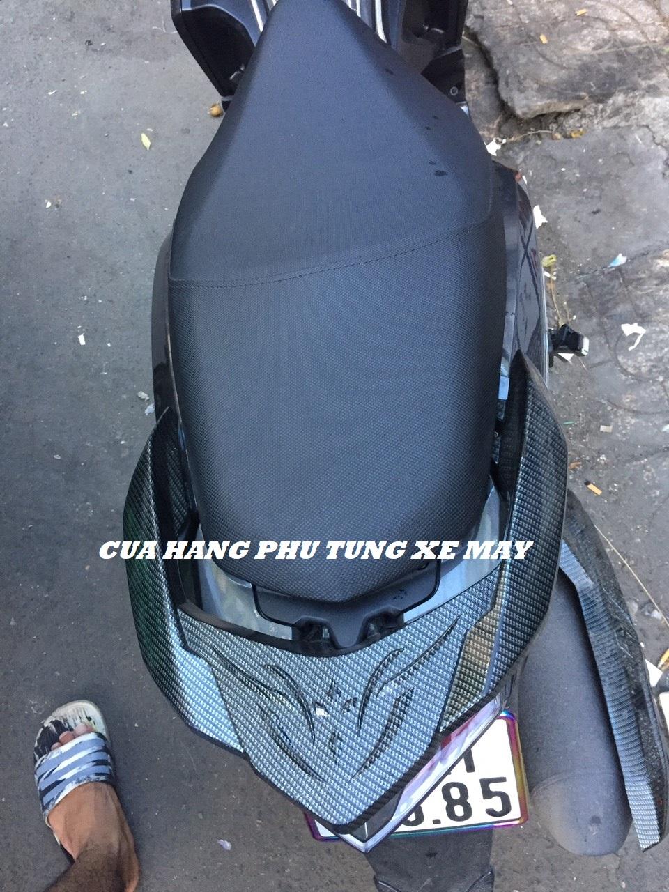Ốp cảng sau Air Blade 2016 - 2019 cacbon